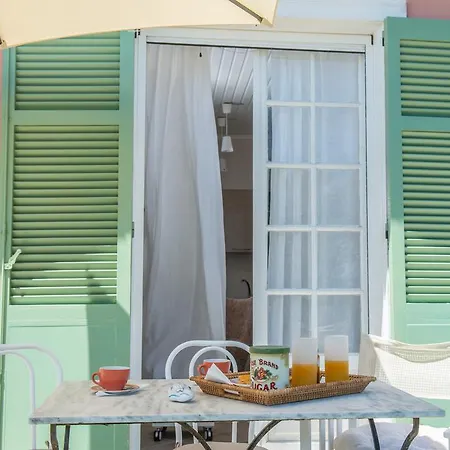 Ailanto Case de vacanță