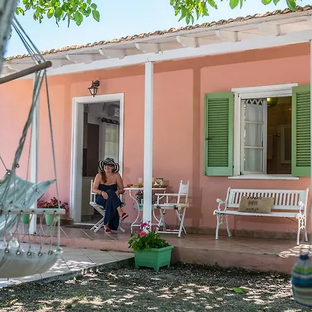 Ailanto Case de vacanță *